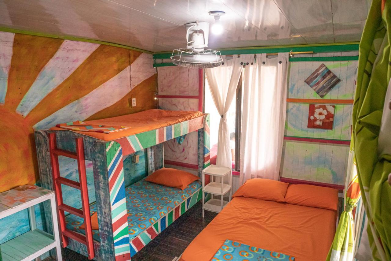 Hostal Liliana Buenaventura Exterior photo